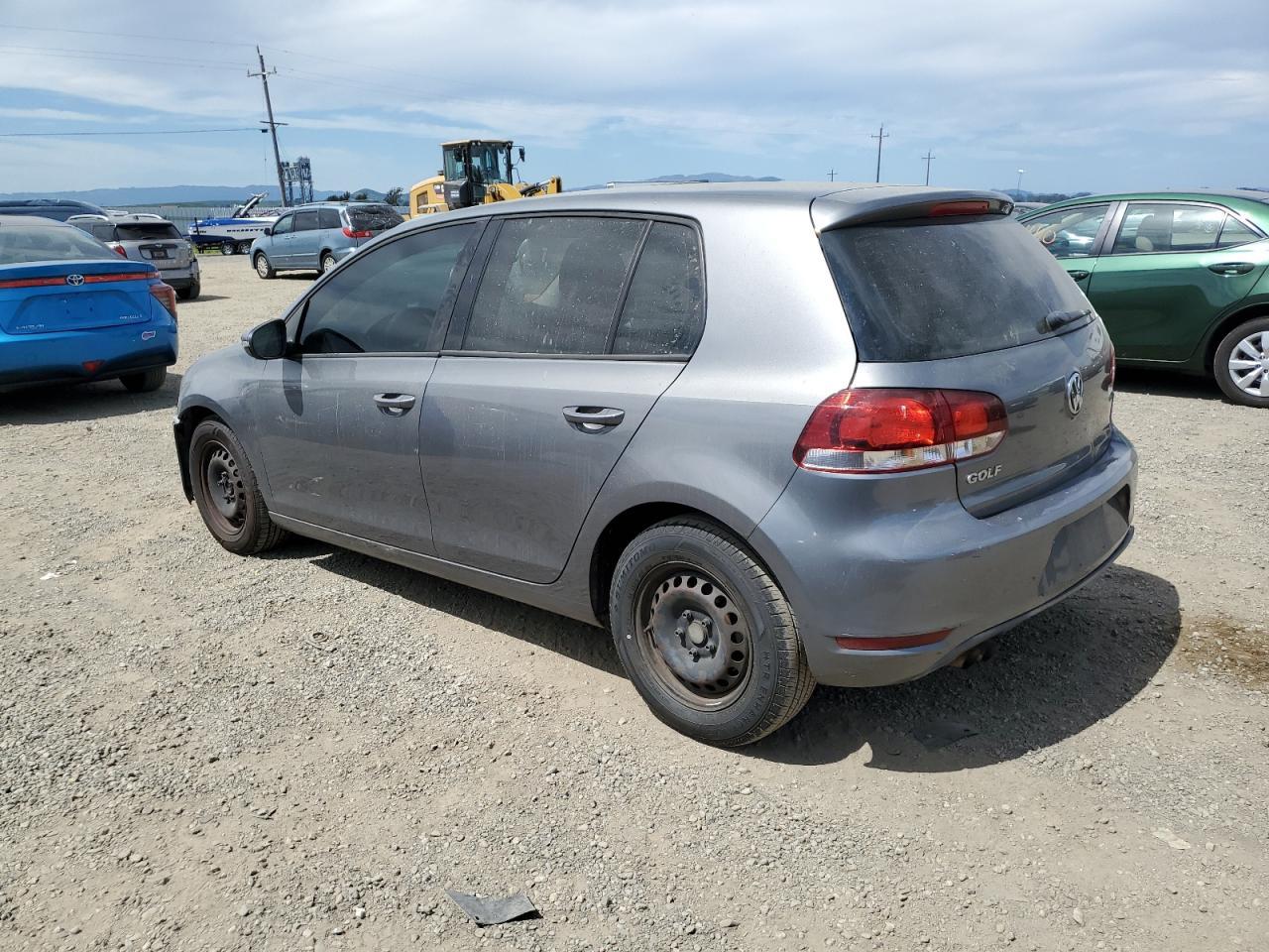 2012 Volkswagen Golf - Image 2