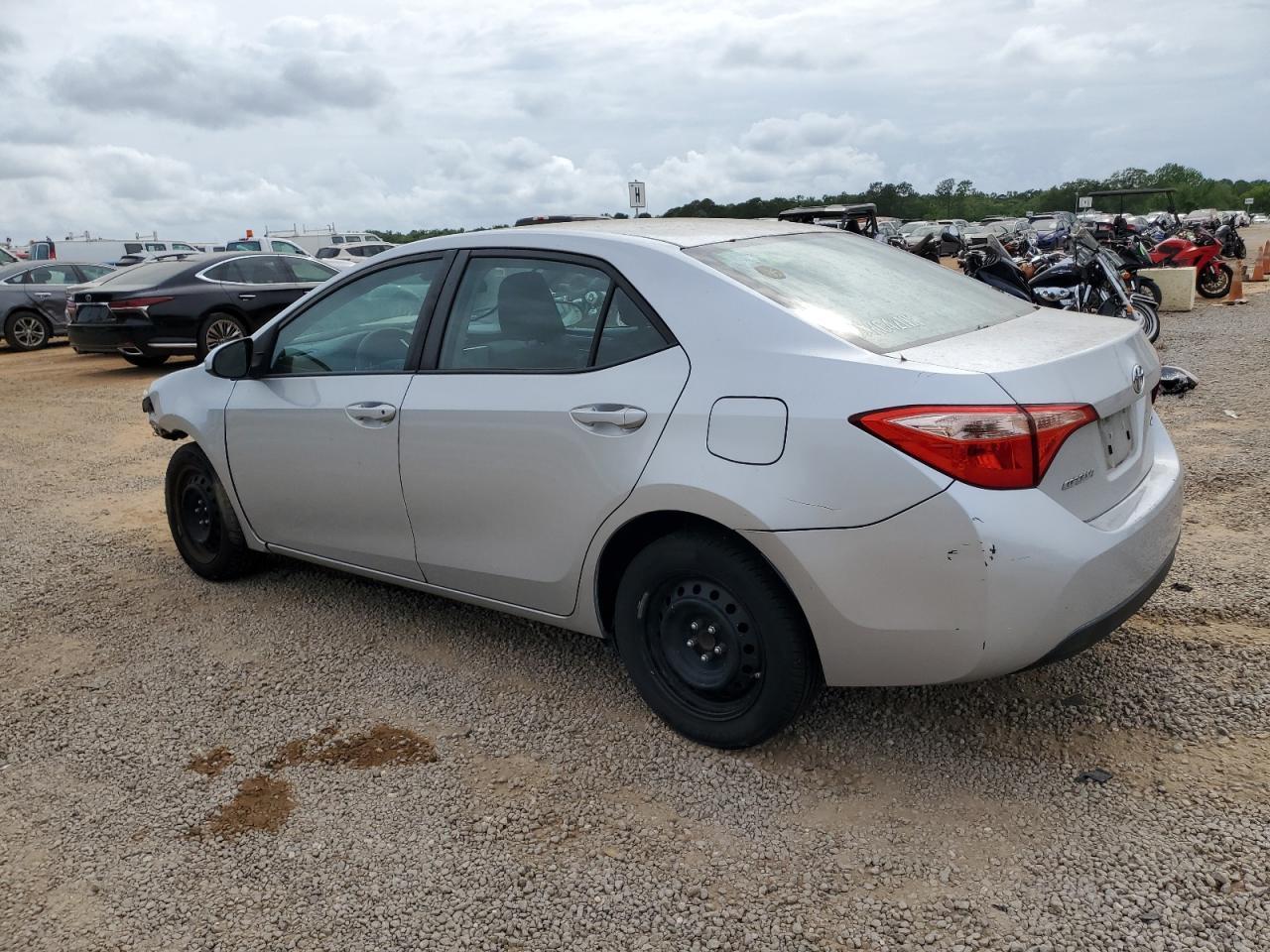 2017 Toyota Corolla L - Фото 2