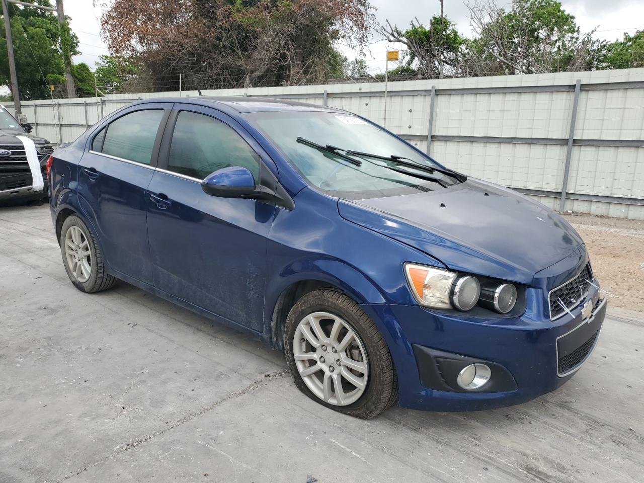 2014 Chevrolet Sonic Lt - Фото 4