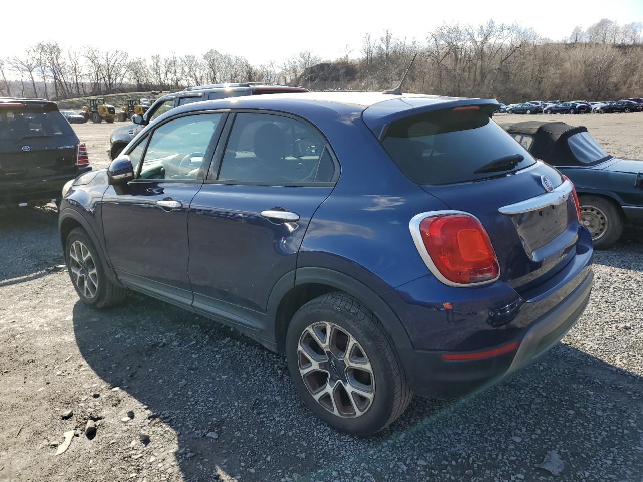 2017 Fiat 500X Trekking - Image 2