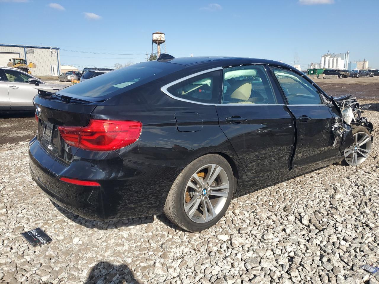 2017 BMW 330 Xigt - Image 3