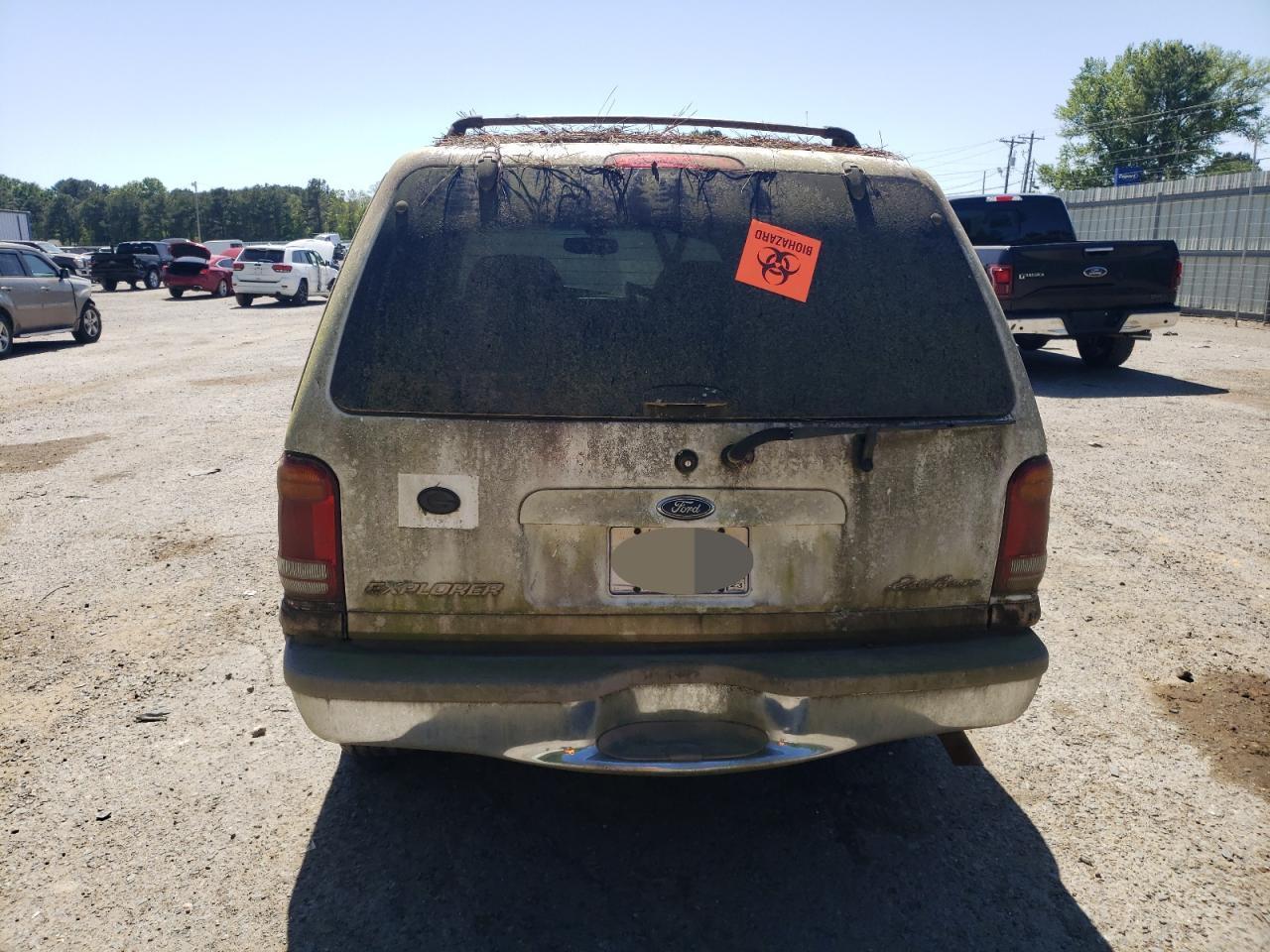 2001 Ford Explorer Eddie Bauer - Image 6