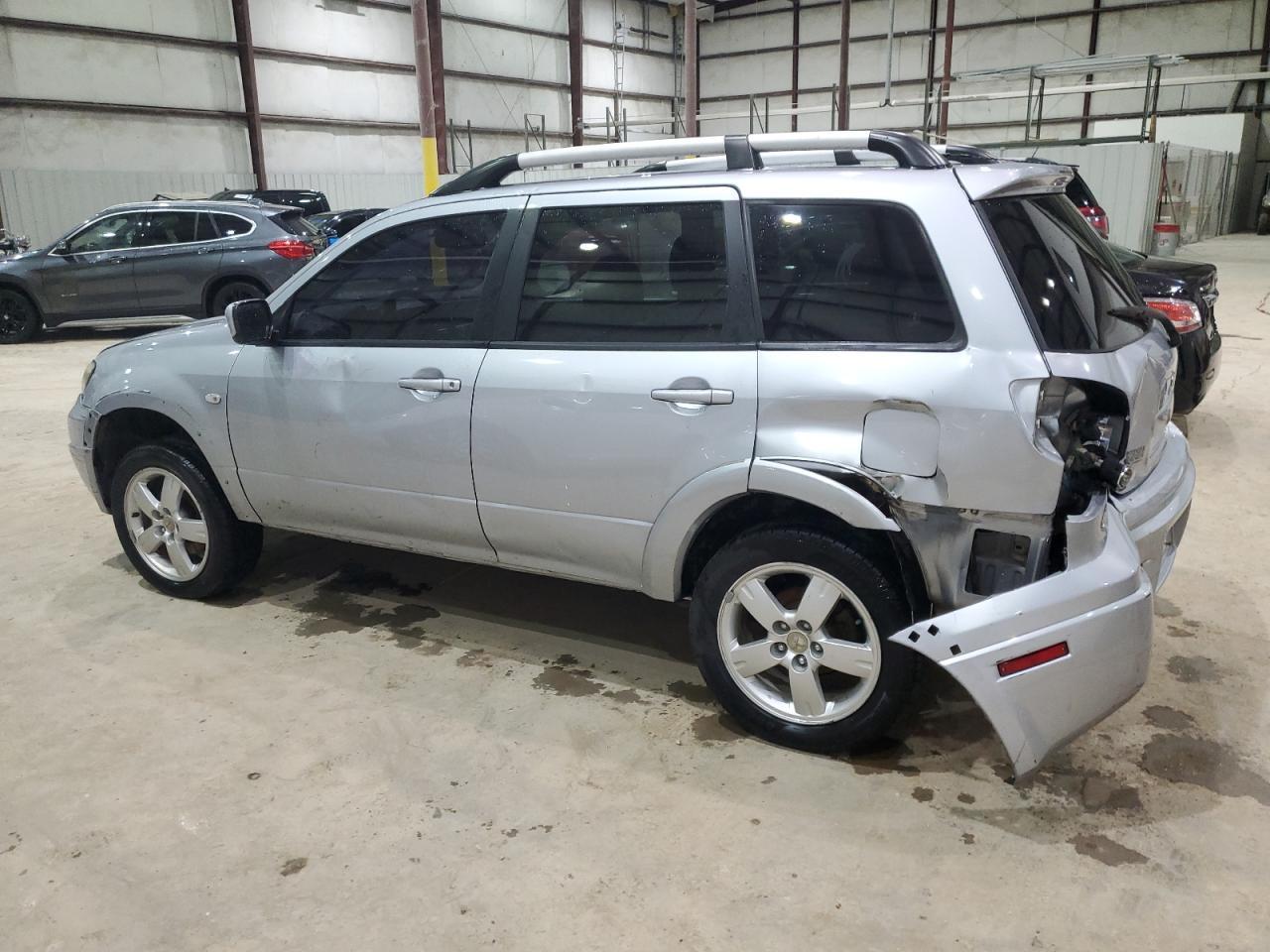 2005 Mitsubishi Outlander Limited - Image 2