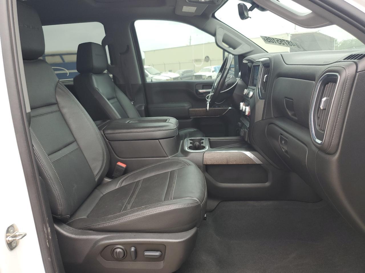 2022 GMC Sierra K3500 Denali - Image 5