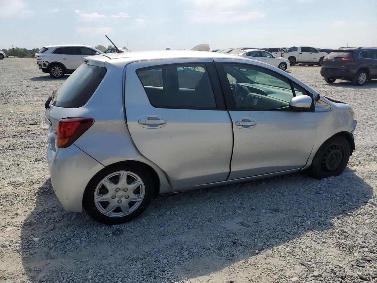 2016 Toyota Yaris L - Image 3