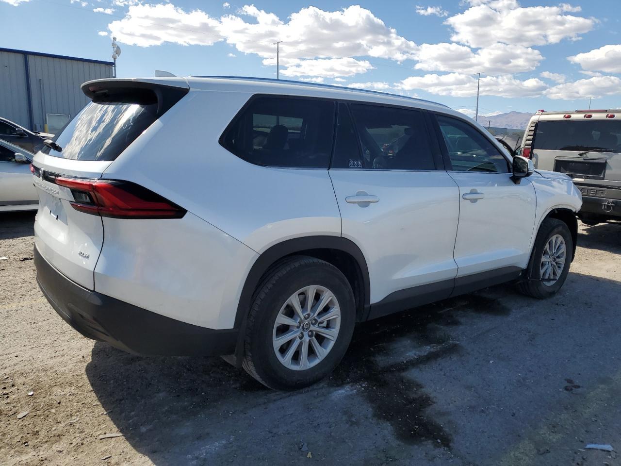 2024 Toyota Grand Highlander Xle - Image 3