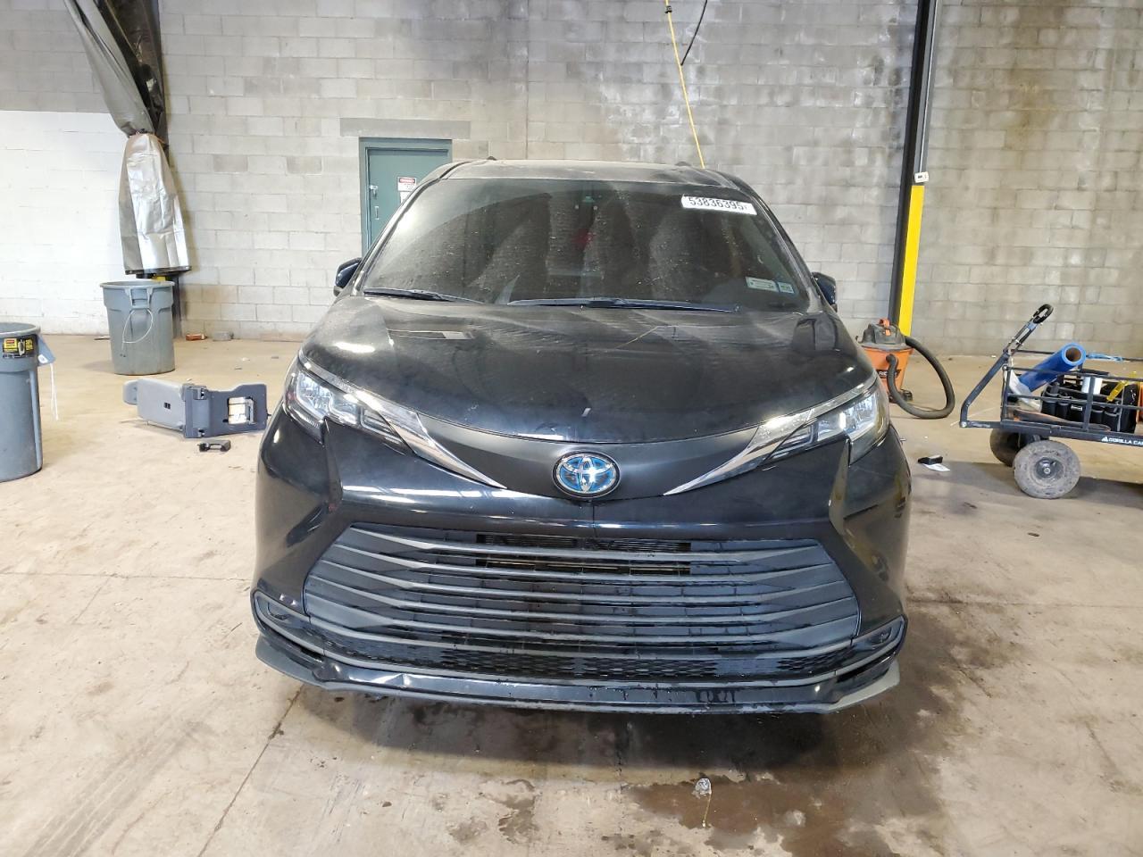 2021 Toyota Sienna Le 8-Passenger - Фото 5