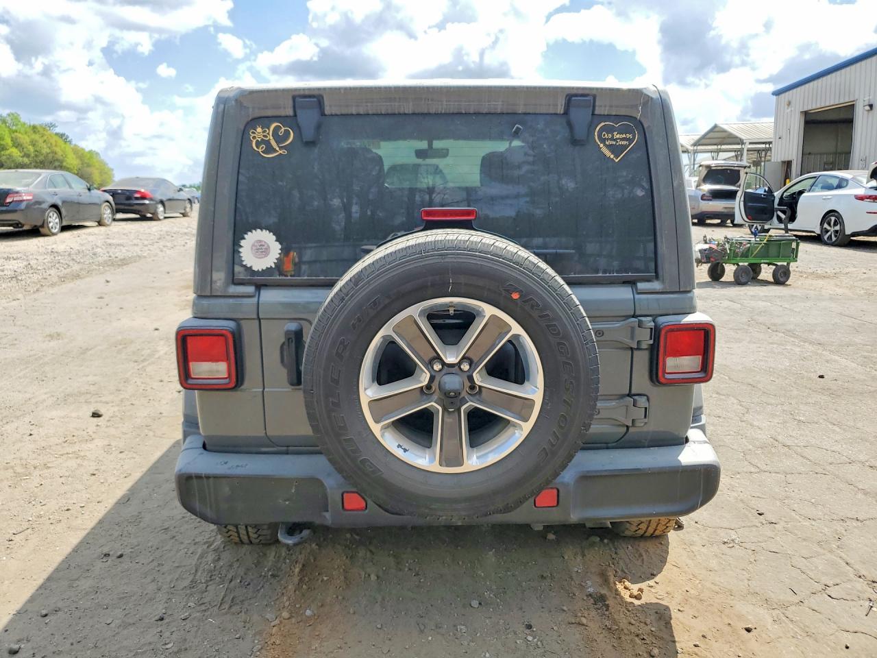2022 Jeep Wrangler Unlimited Sahara - Фото 6