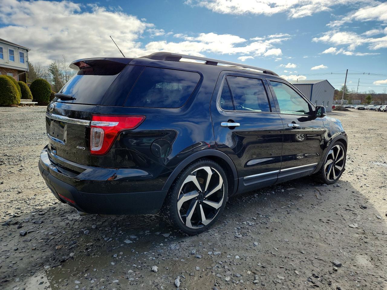 2014 Ford Explorer Limited - Image 3