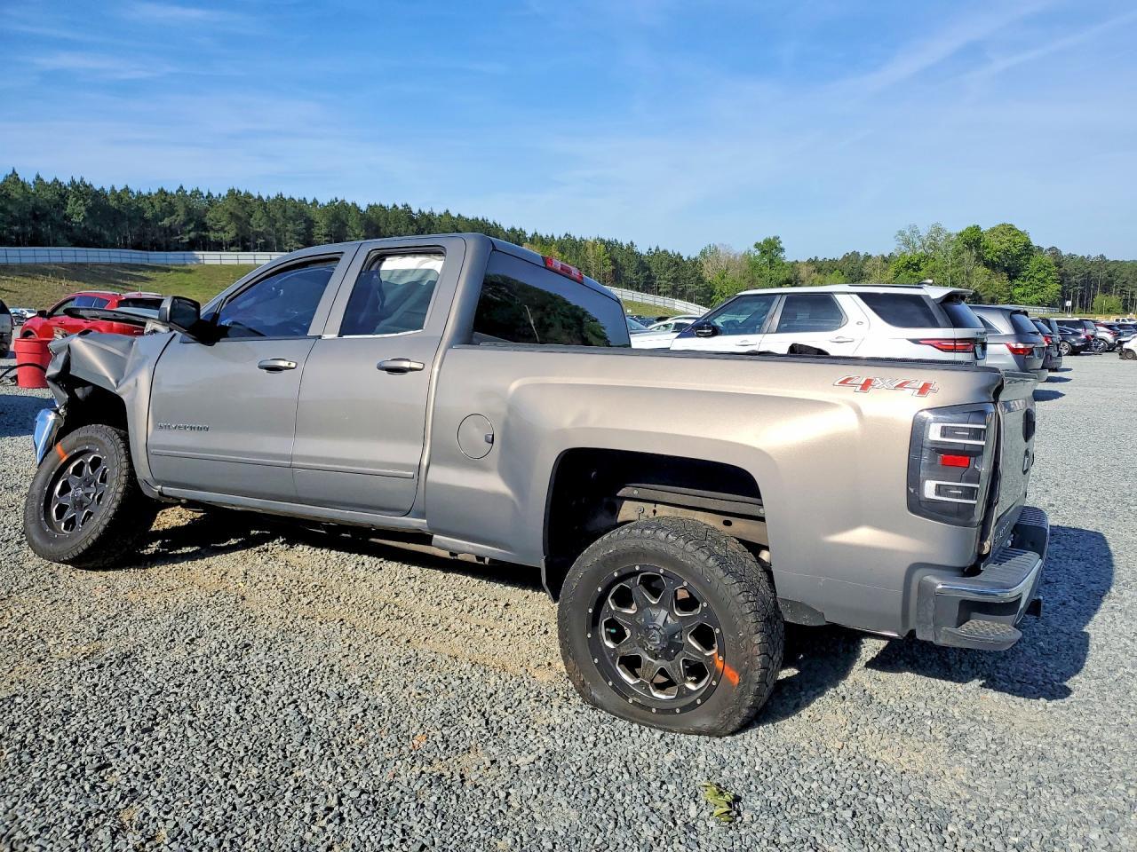2017 Chevrolet Silverado K1500 Lt - Фото 2