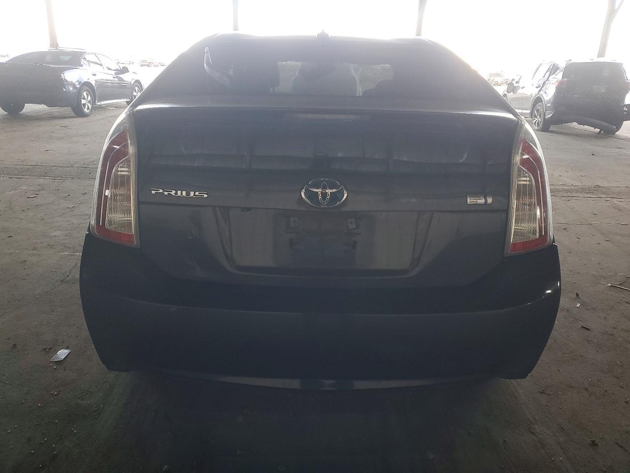 2012 Toyota Prius Four - Image 6