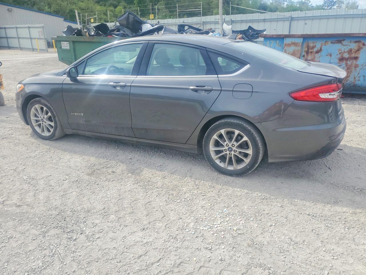 2019 Ford Fusion Se - Image 2