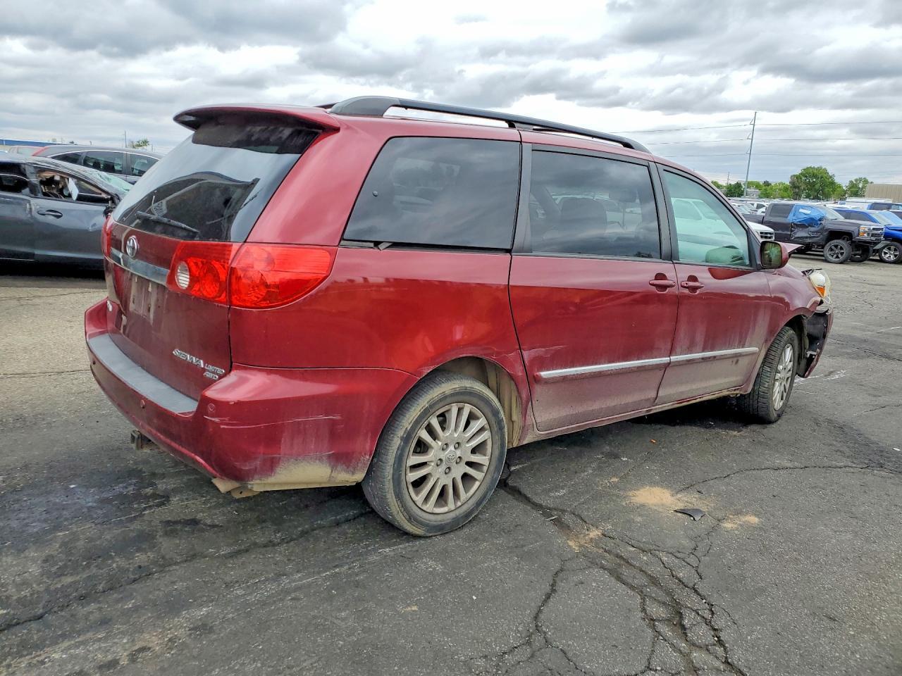 2010 Toyota Sienna Xle Limited - Image 3