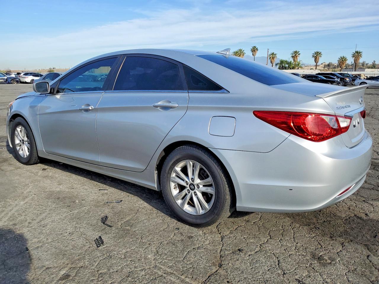 2013 Hyundai Sonata Gls - Image 2