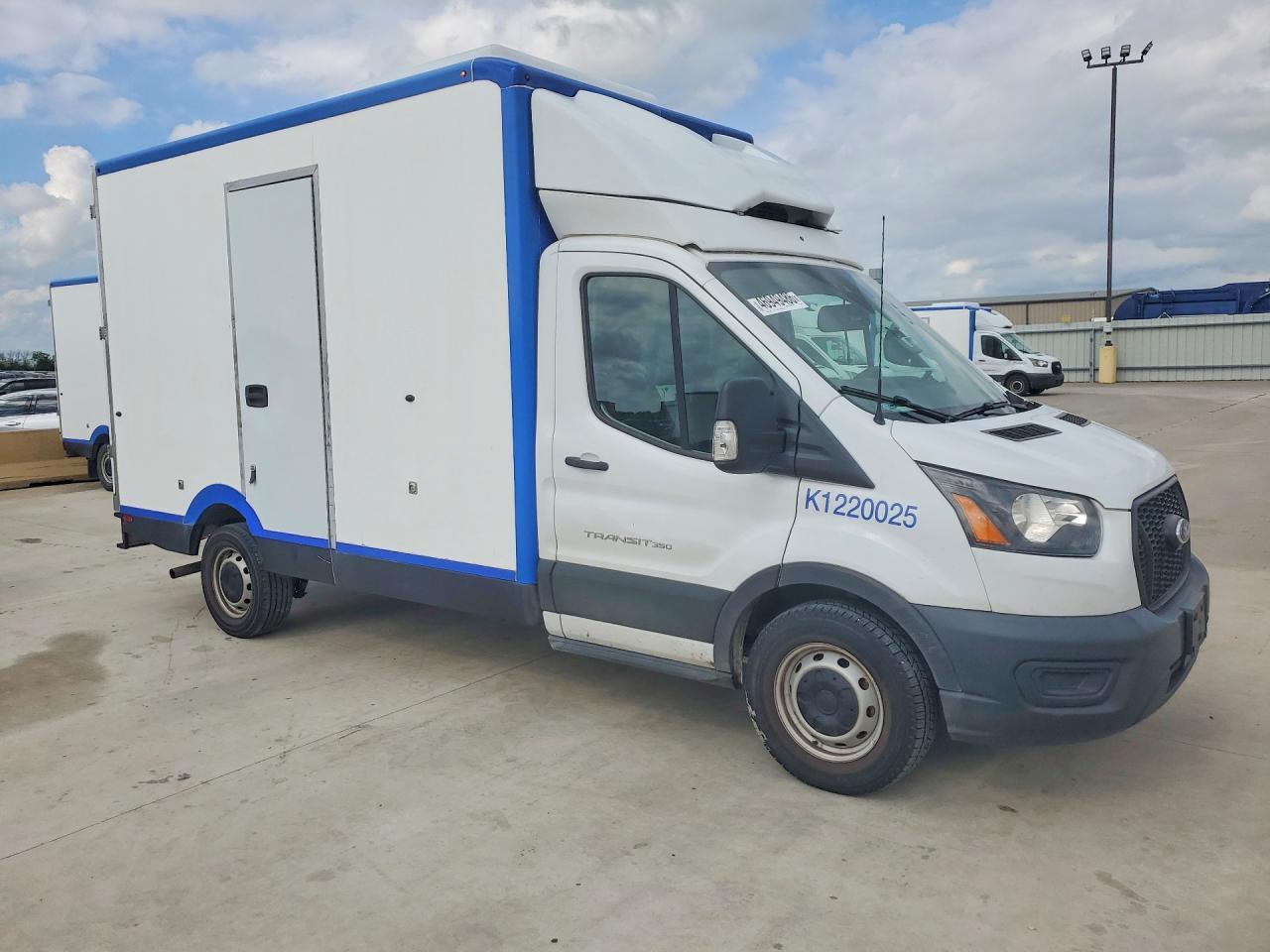 2021 Ford Transit Delivery Truck - Фото 4