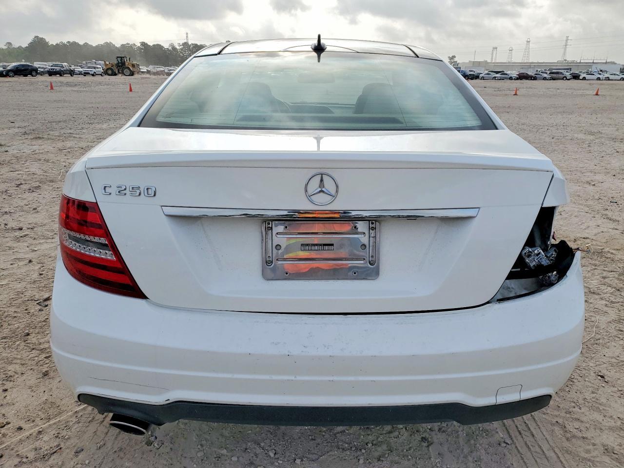 2014 Mercedes-Benz C 250 - Image 6