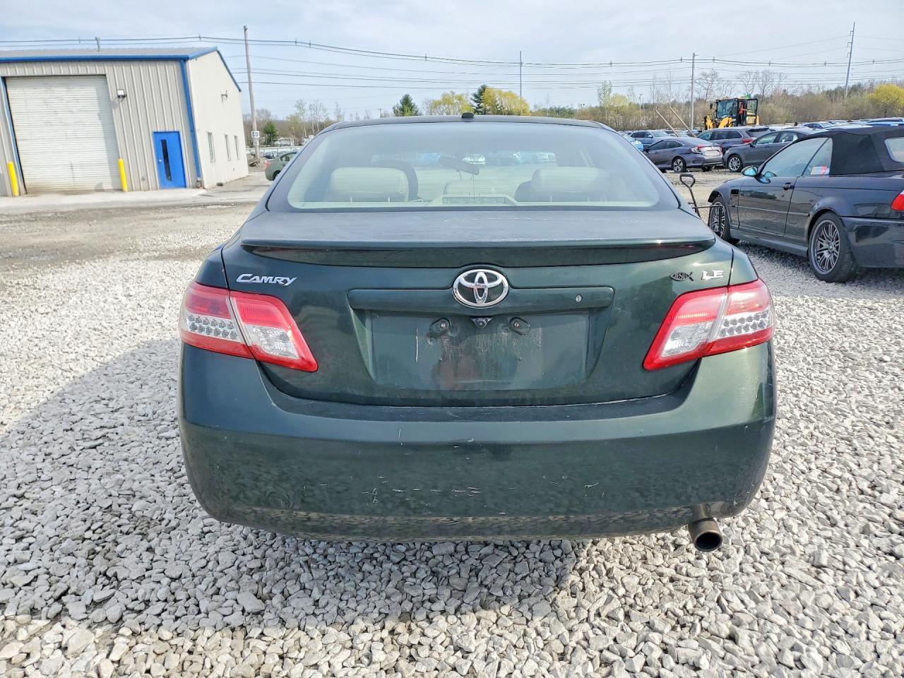 2011 Toyota Camry Le - Image 6