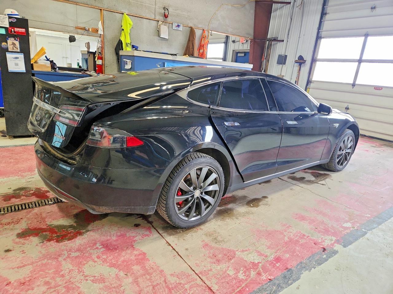 2016 Tesla Model S - Image 3