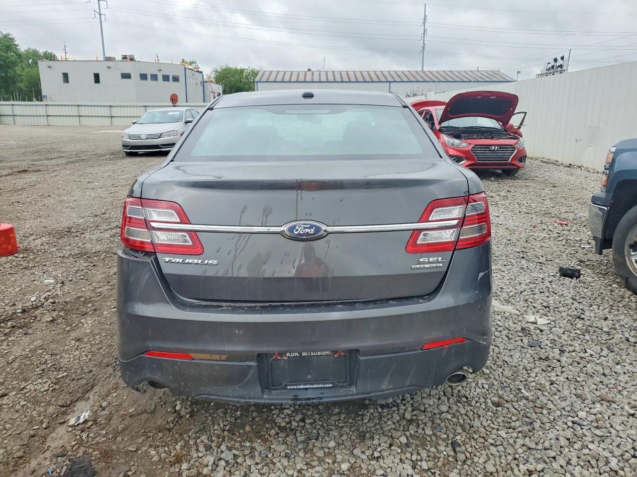 2017 Ford Taurus Sel - Image 6
