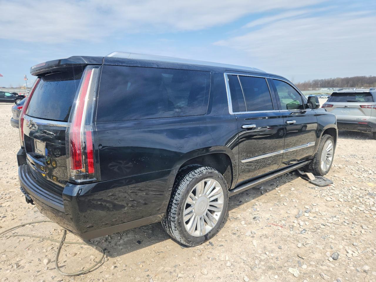 2015 Cadillac Escalade Esv Platinum - Image 3