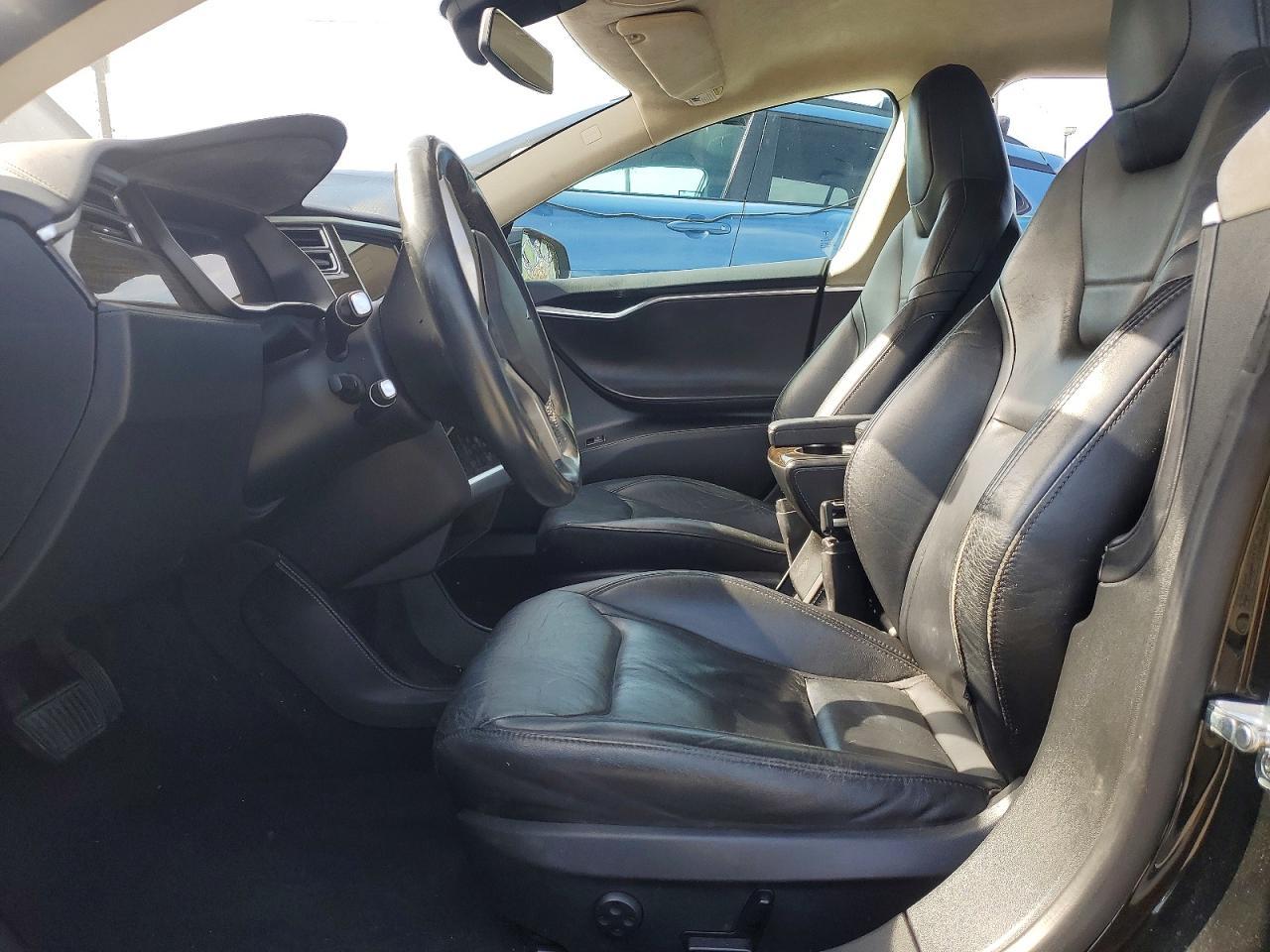 2015 Tesla Model S - Image 7