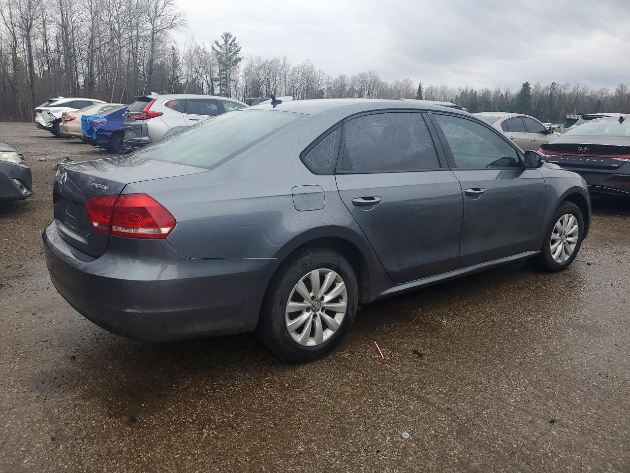 2013 Volkswagen Passat S - Image 3