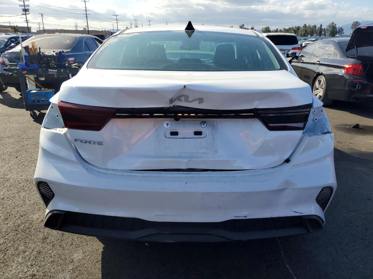 2024 Kia Forte Lxs - Image 6