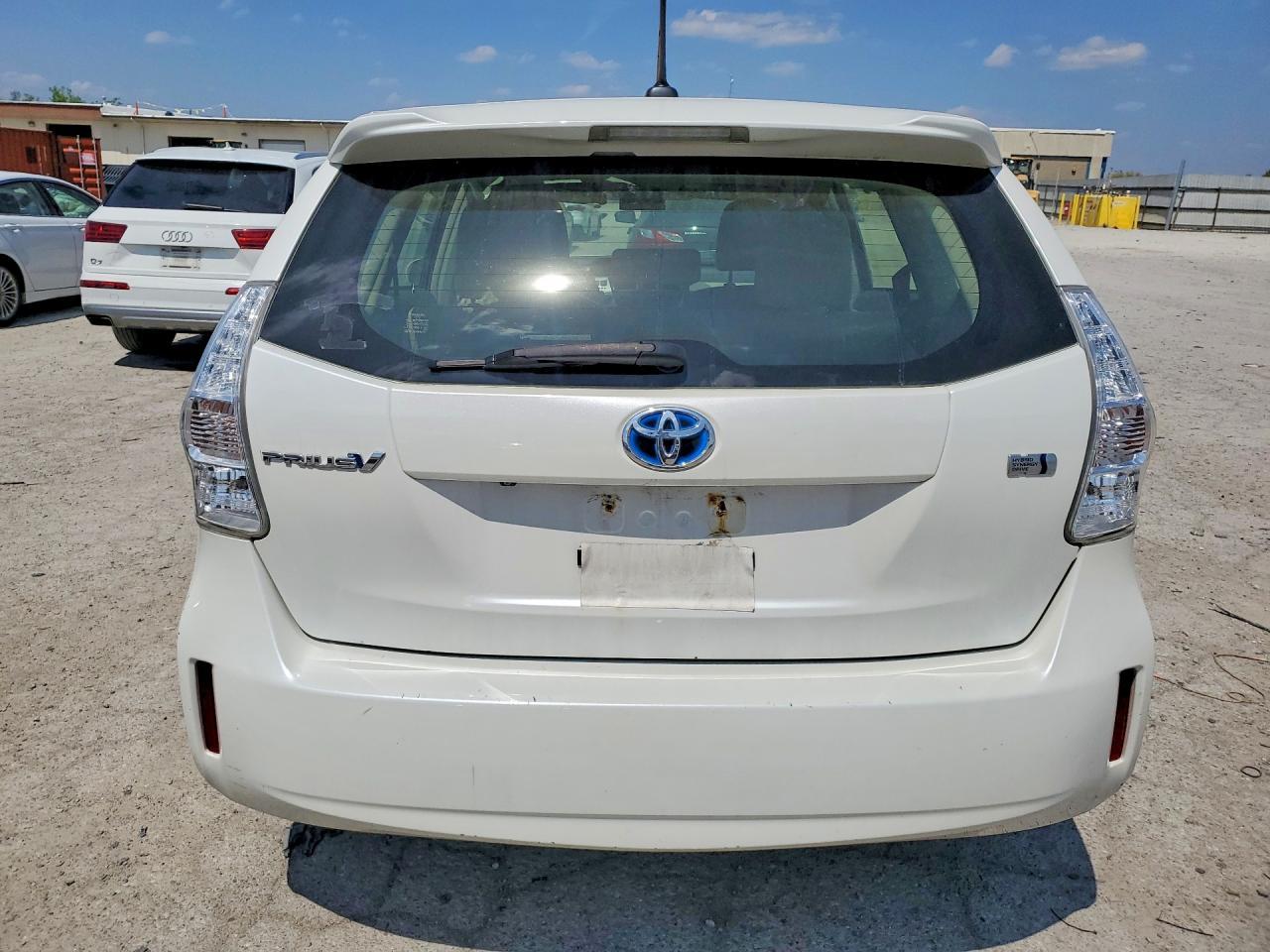 2013 Toyota Prius V Three - Фото 6