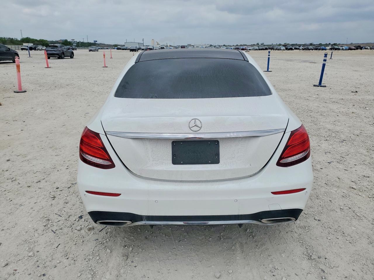 2019 Mercedes-Benz E 300 - Фото 6