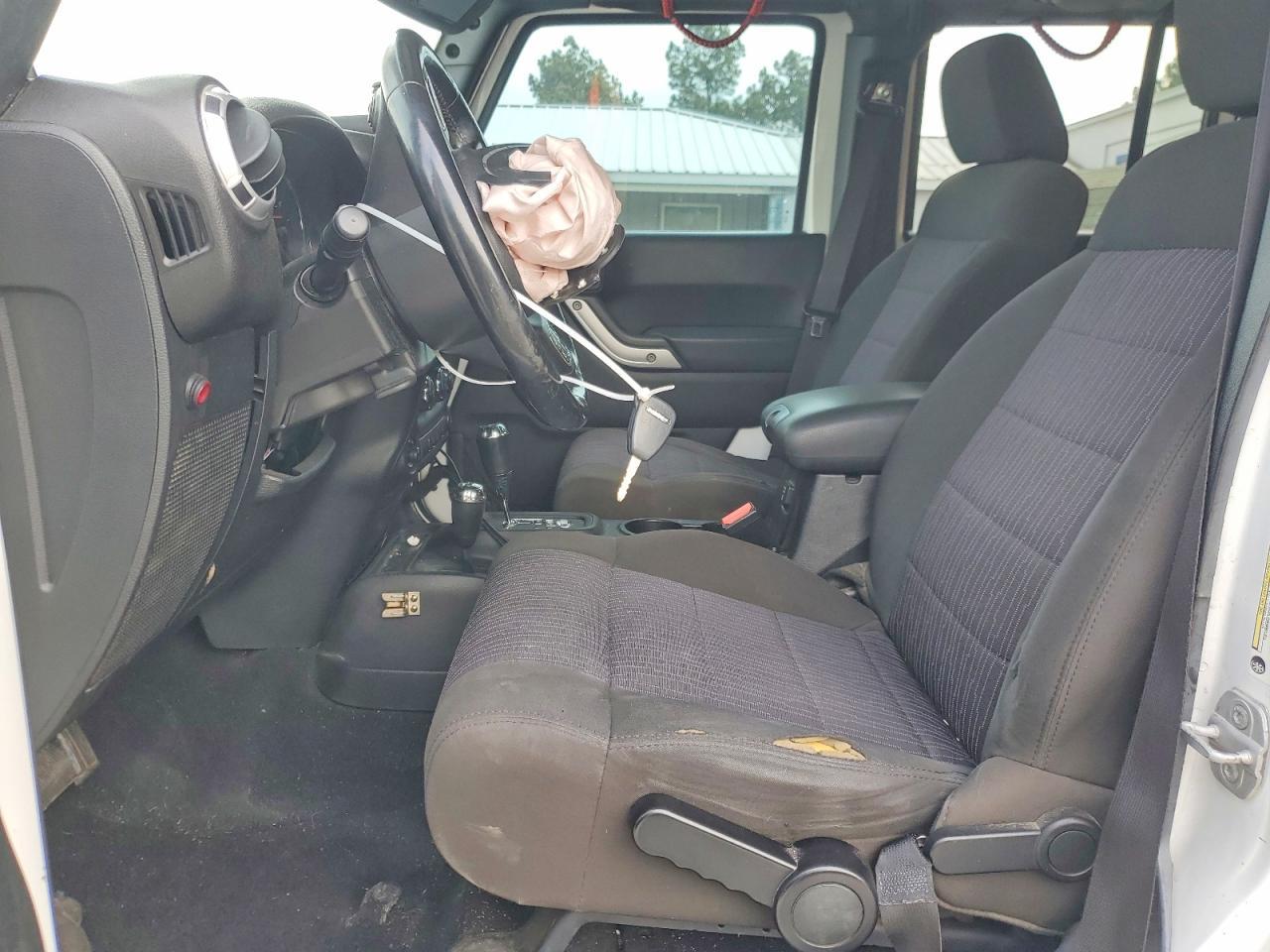 2012 Jeep Wrangler Unlimited Sahara - Фото 7