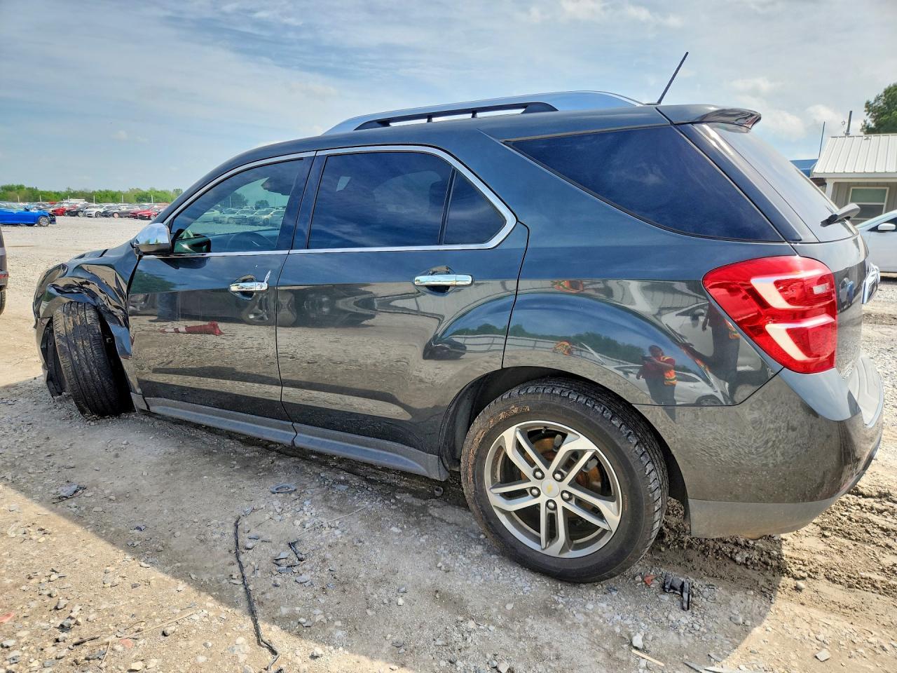 2017 Chevrolet Equinox Premier - Image 2