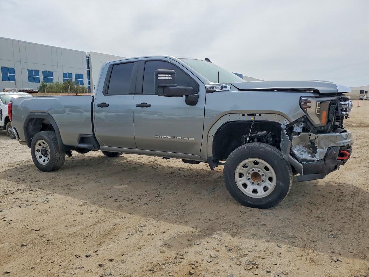 2024 GMC Sierra C2500 Heavy Duty - Image 4