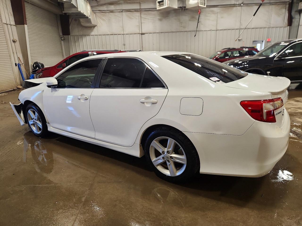 2014 Toyota Camry Se - Фото 2