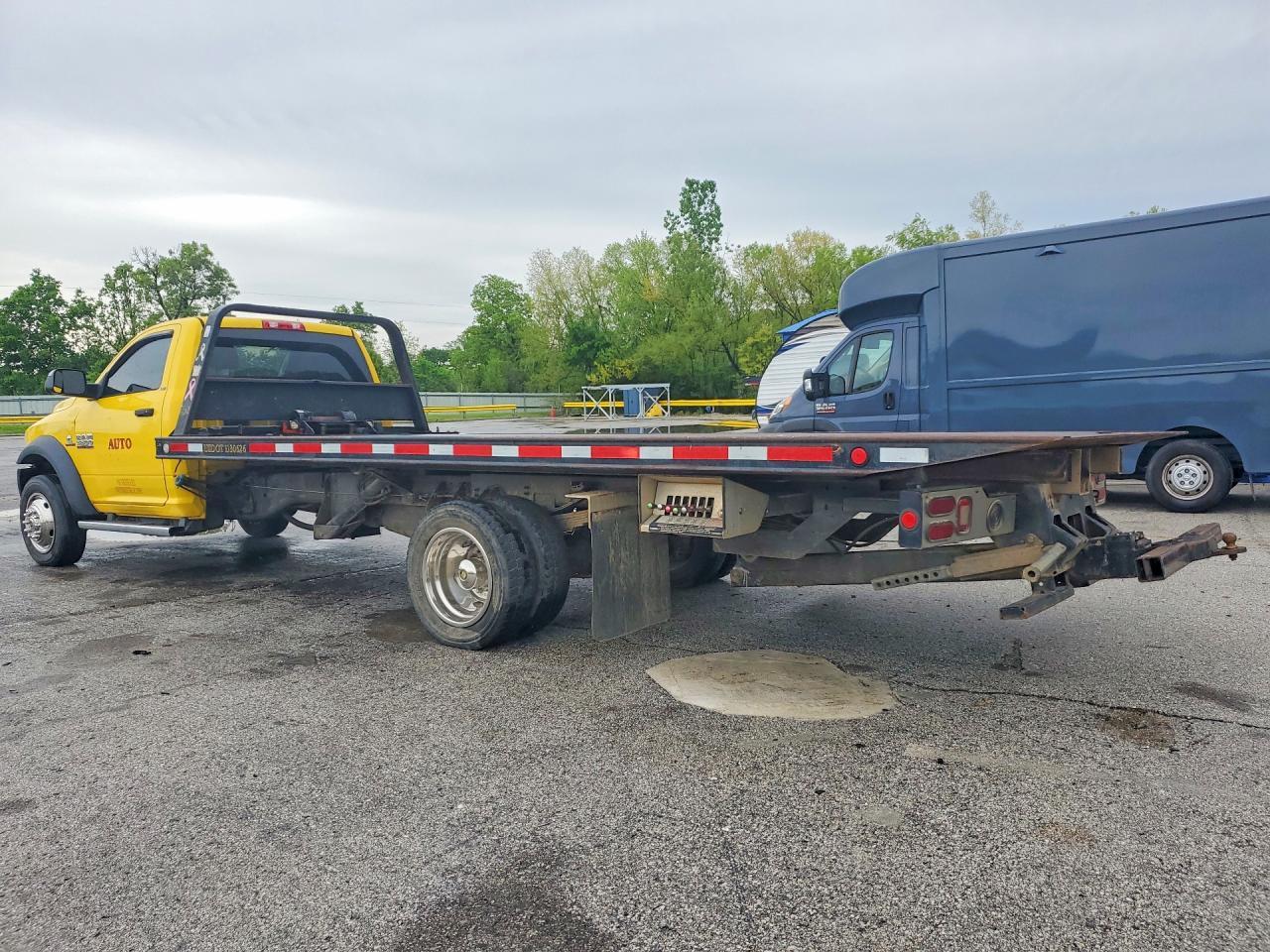 2016 Ram 5500 - Image 2