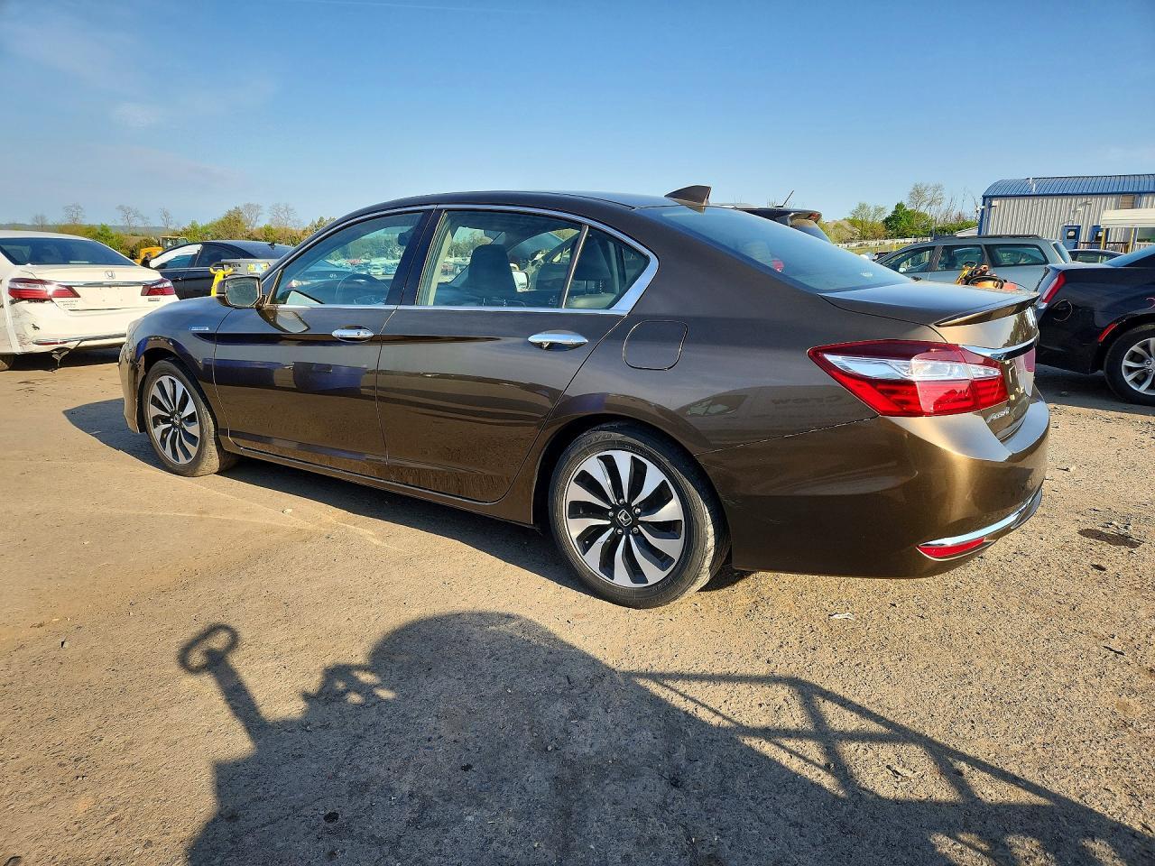 2017 Honda Accord Hybrid Exl - Image 2