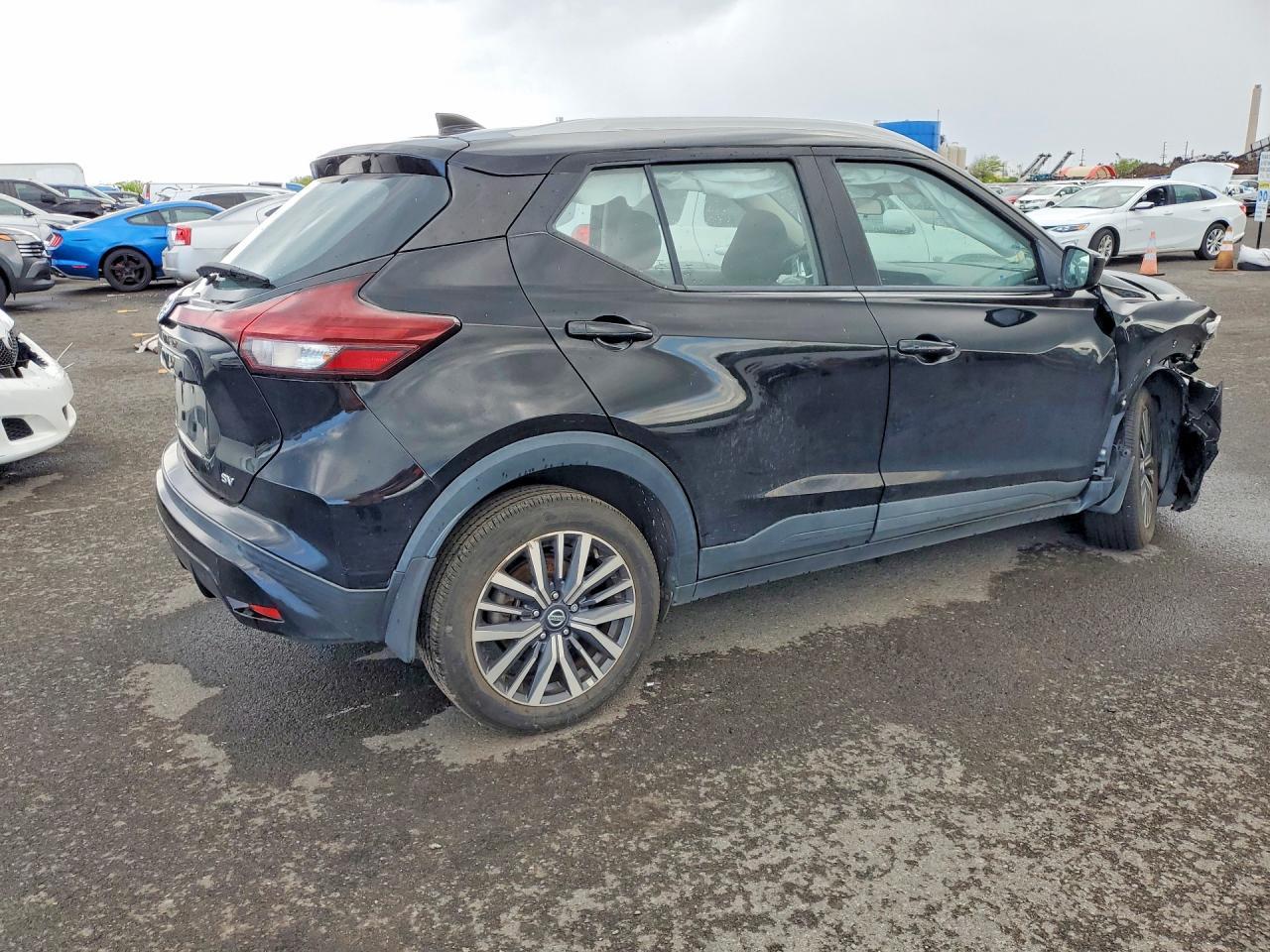 2021 Nissan Kicks Sv - Image 3