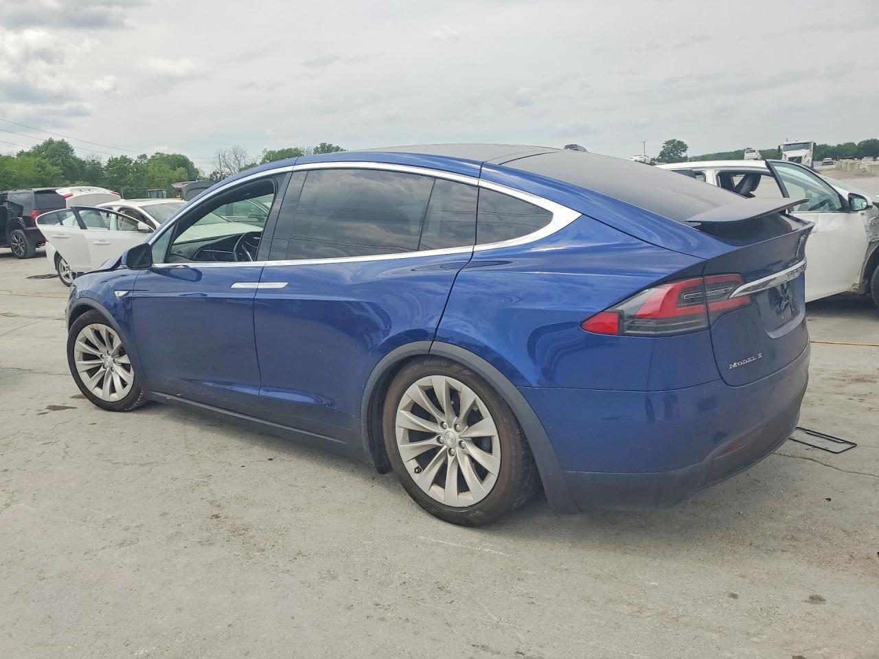 2016 Tesla Model X - Фото 2