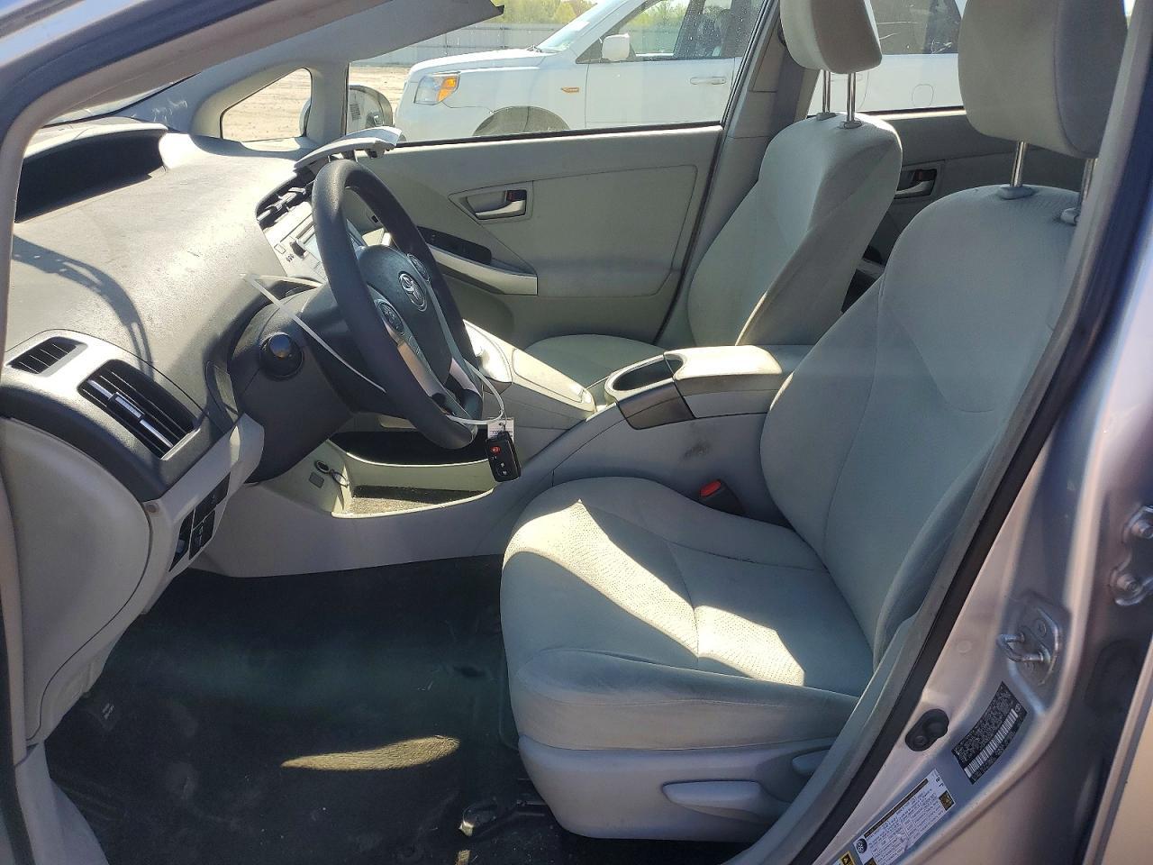 2014 Toyota Prius Three - Фото 7