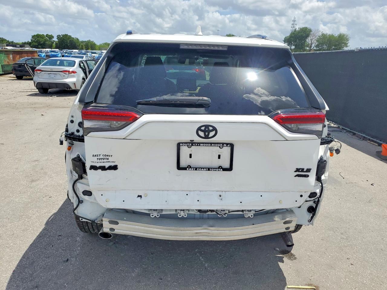 2020 Toyota Rav4 Xle Premium - Image 6