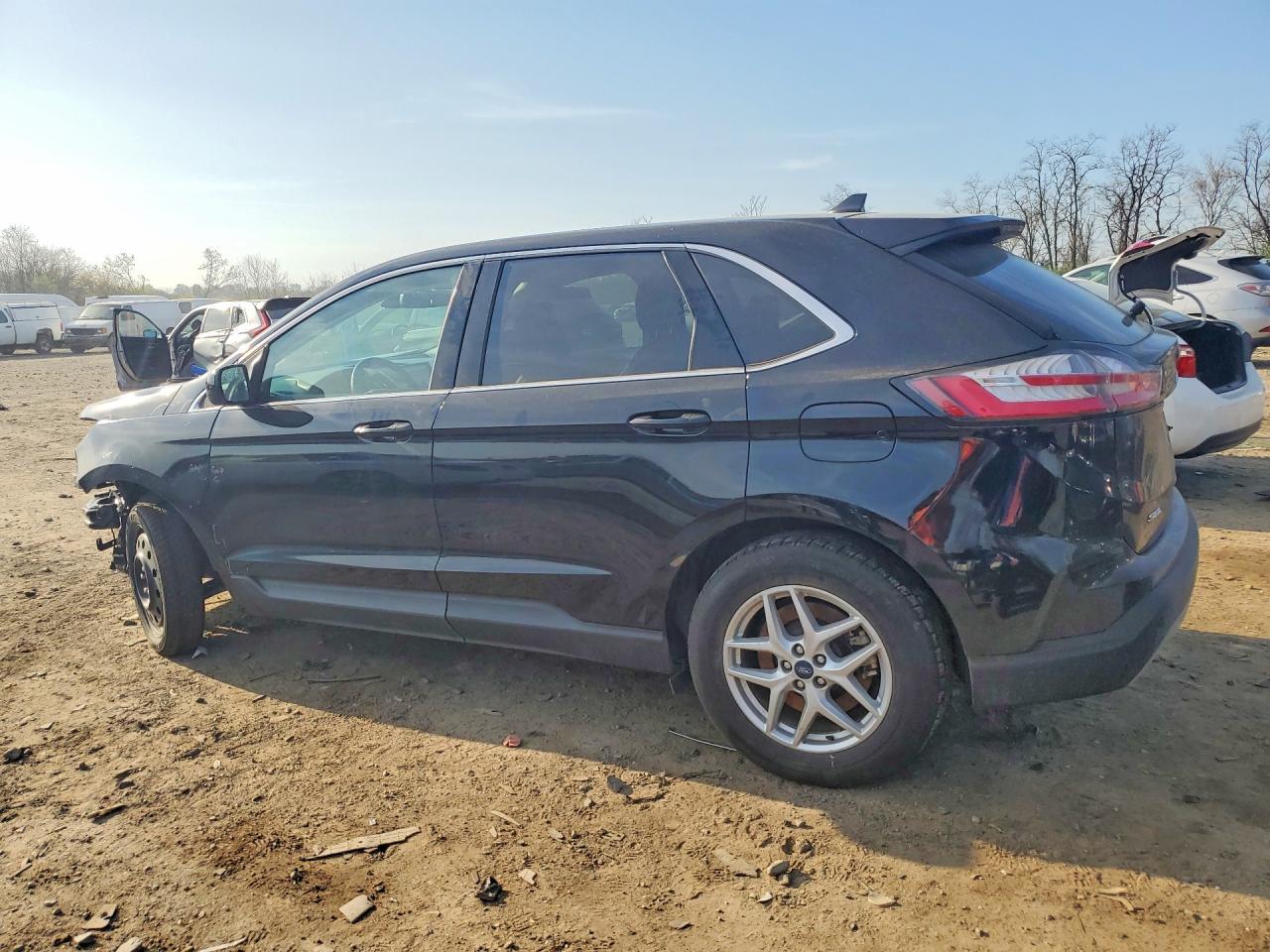 2022 Ford Edge Sel - Image 2