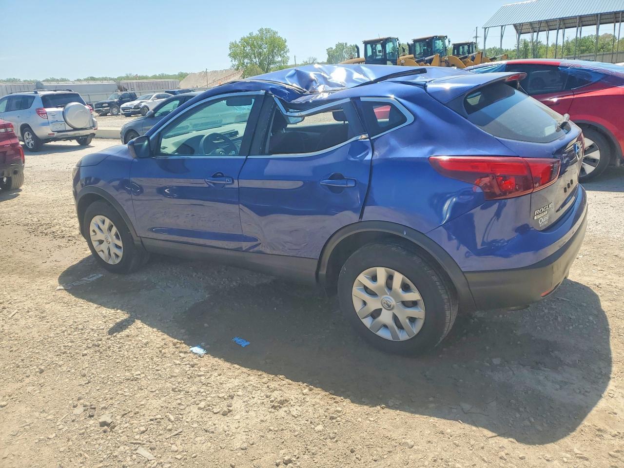 2018 Nissan Rogue Sport S - Image 2