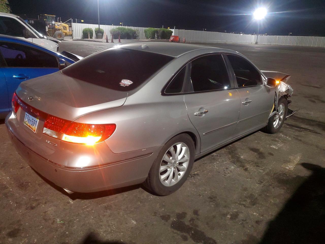 2008 Hyundai Azera Limited - Image 3