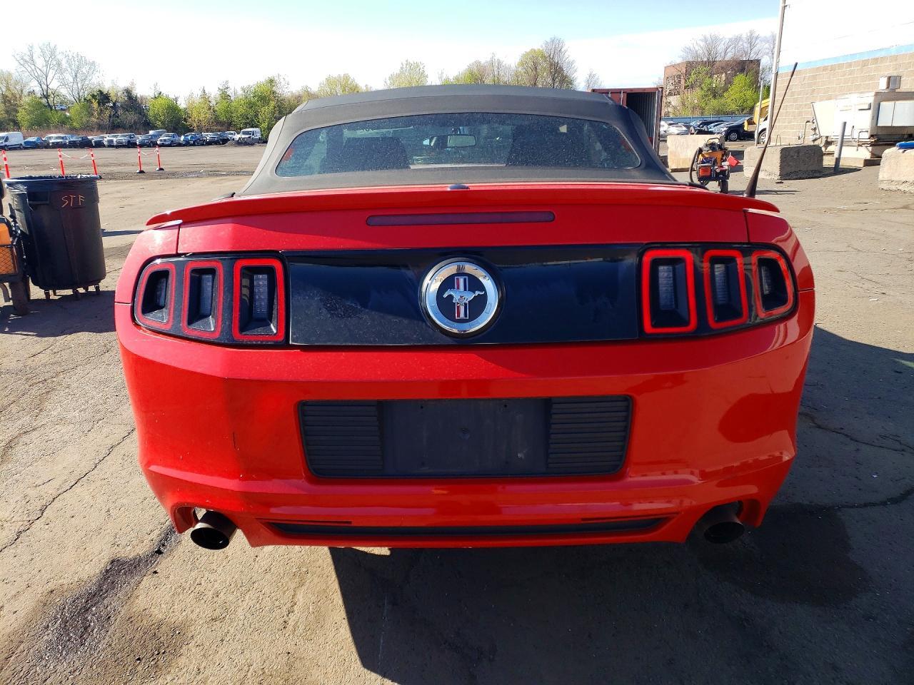 2014 Ford Mustang - Фото 6