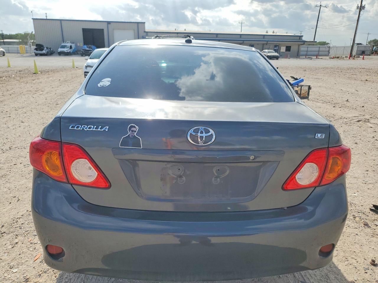 2009 Toyota Corolla Le - Image 6