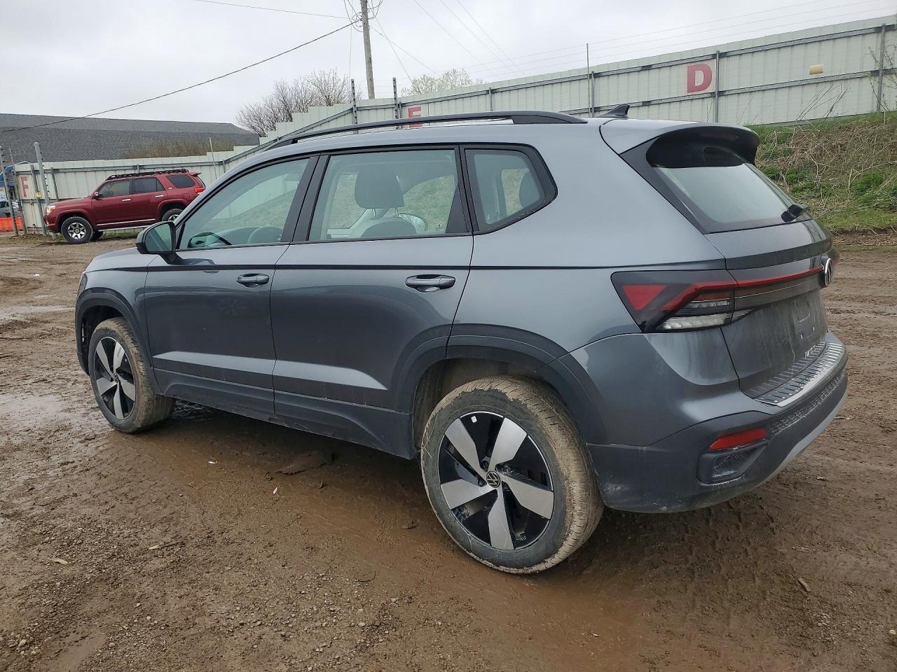 2025 Volkswagen Taos S - Фото 2