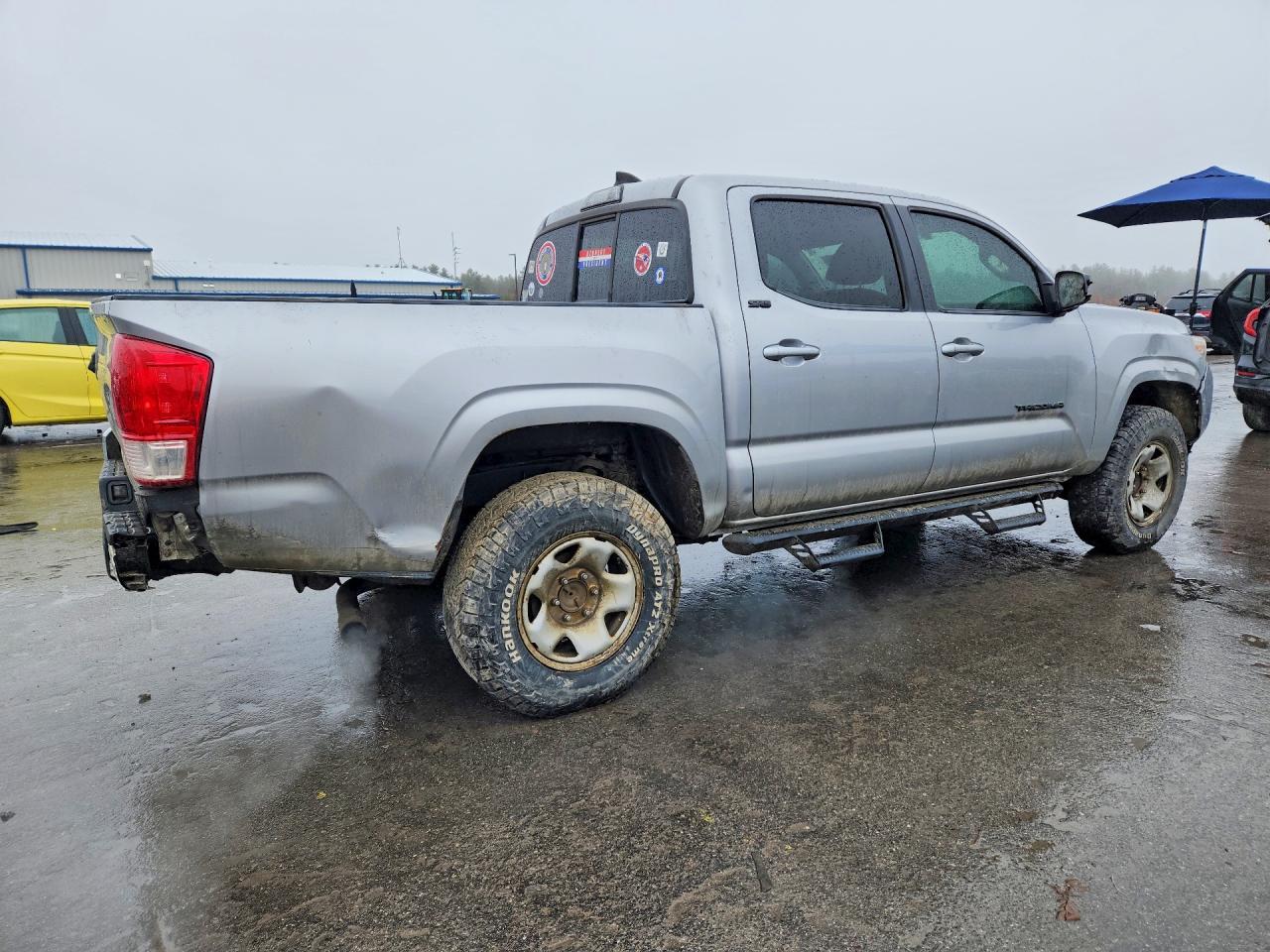 2017 Toyota Tacoma Sr5 - Image 3