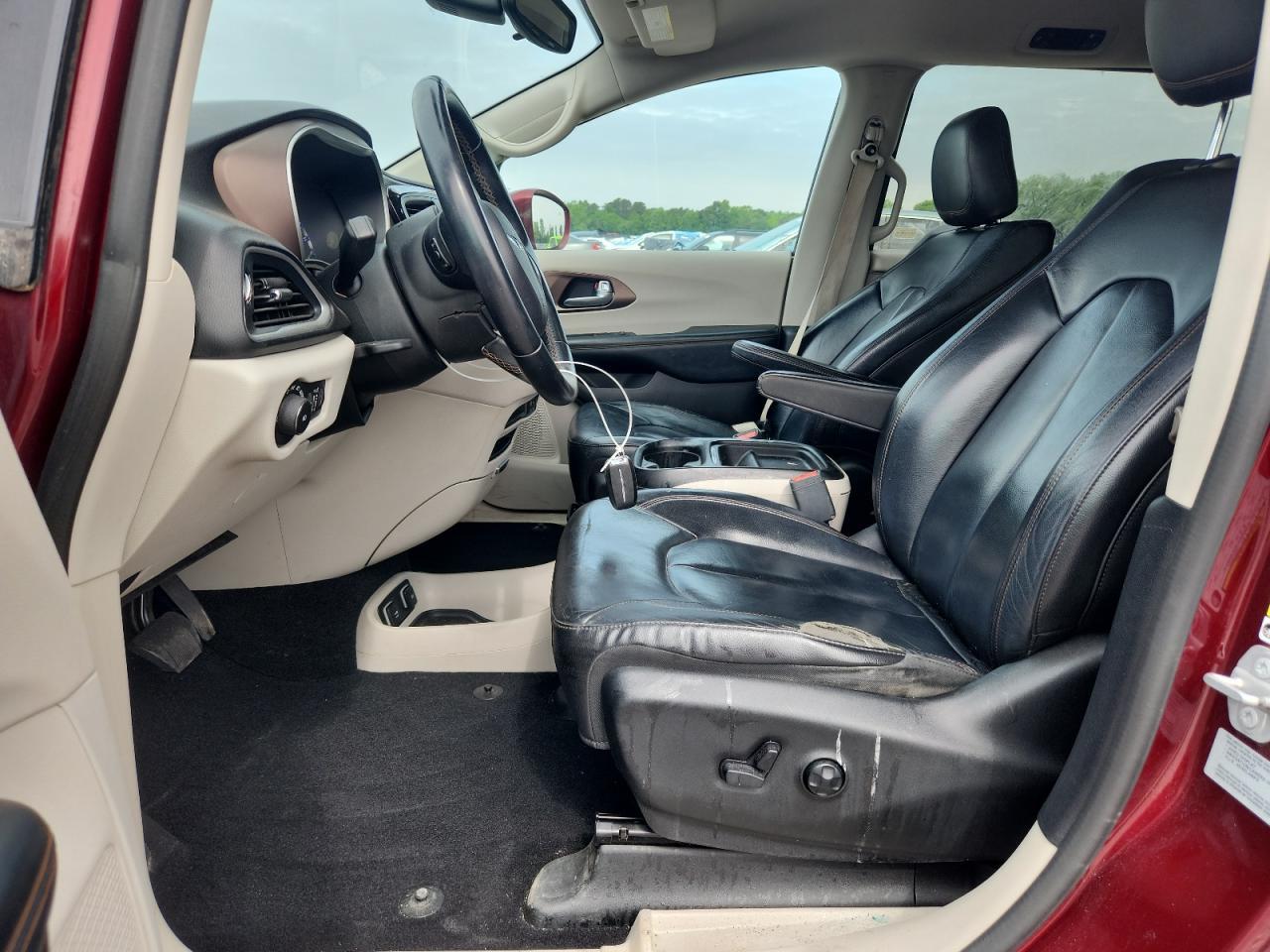 2017 Chrysler Pacifica Touring L - Фото 7