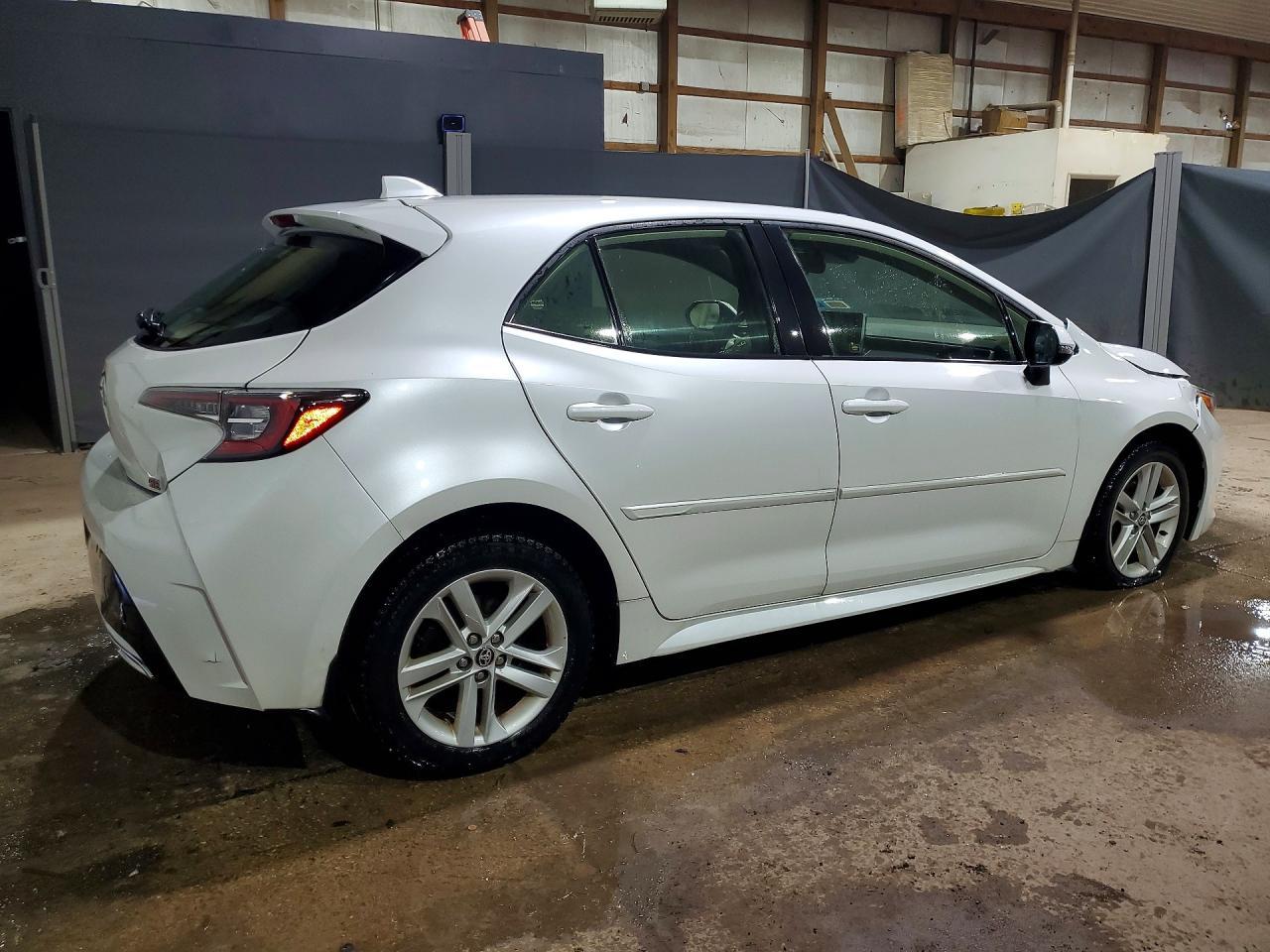 2021 Toyota Corolla Hatchback Se - Фото 3