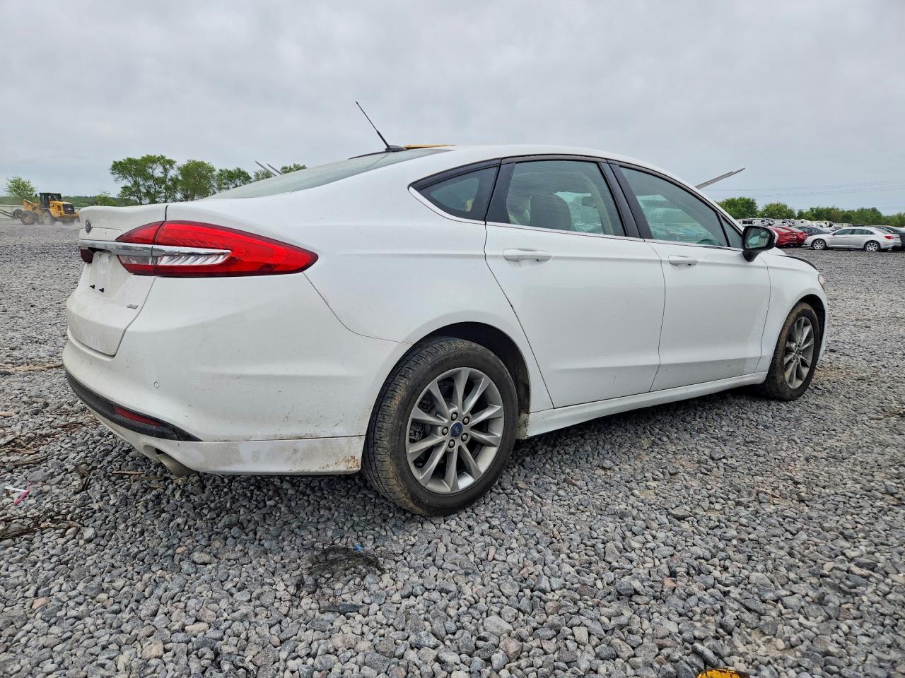 2017 Ford Fusion Se - Фото 3