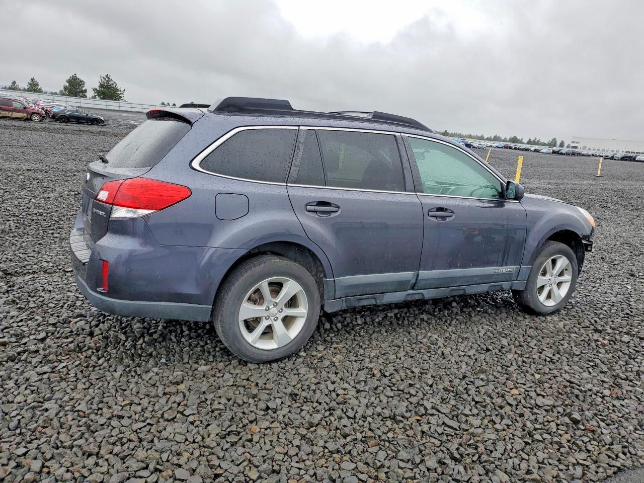 2013 Subaru Outback 2.5I Premium - Image 3